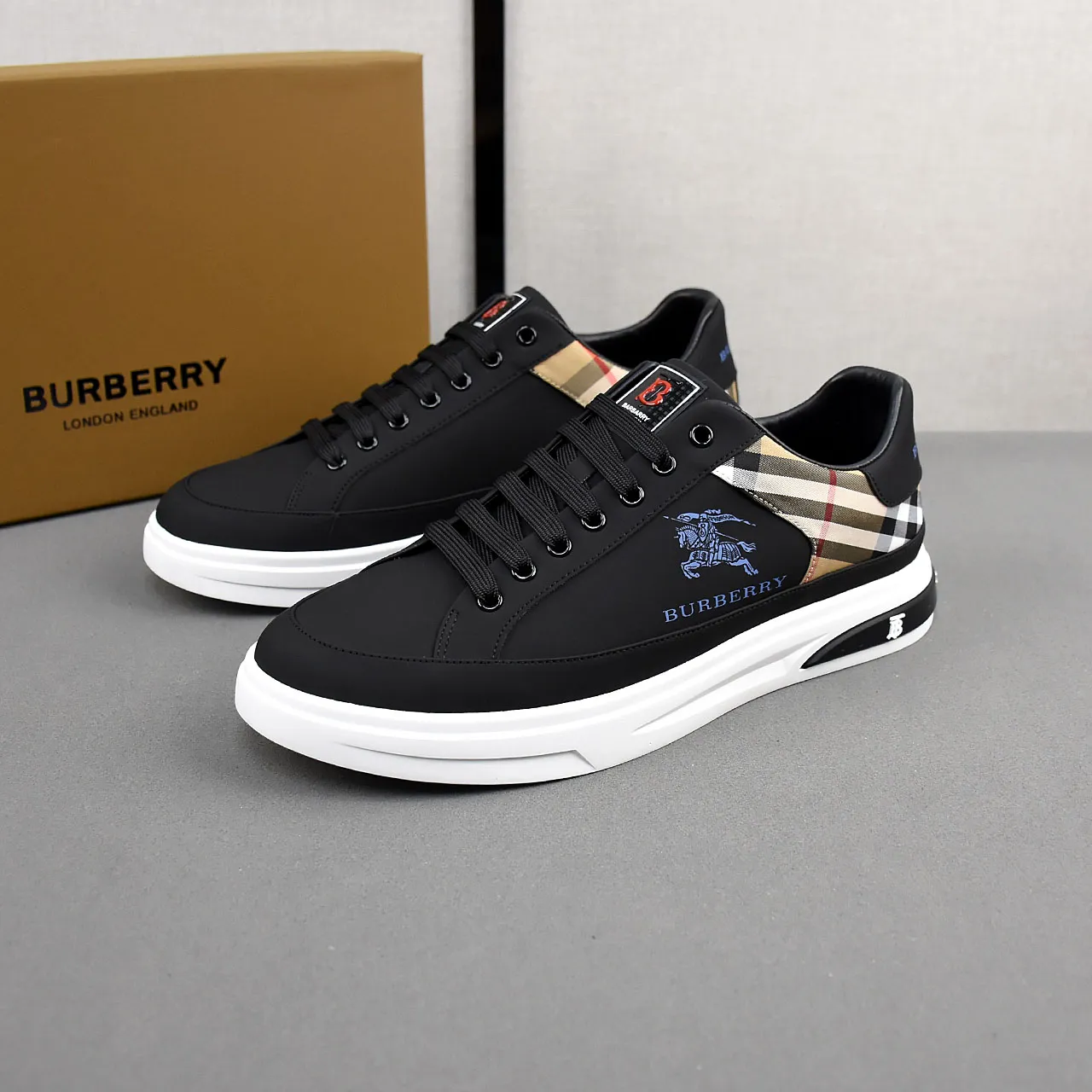 PP400⛳️⛳️⛳️Burberry [Burberry] fashionable sports and casual shoes, the upper is made of first-layer cowhide with plaid material, first-layer pigskin lining, and rubber outsole. Men's size 38-44.